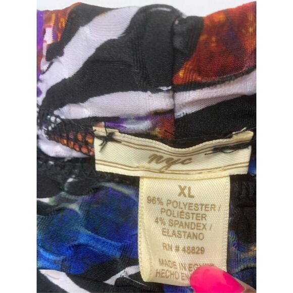 Graffiti Patterned Waffle Knit Leggings - Picture 7 of 7